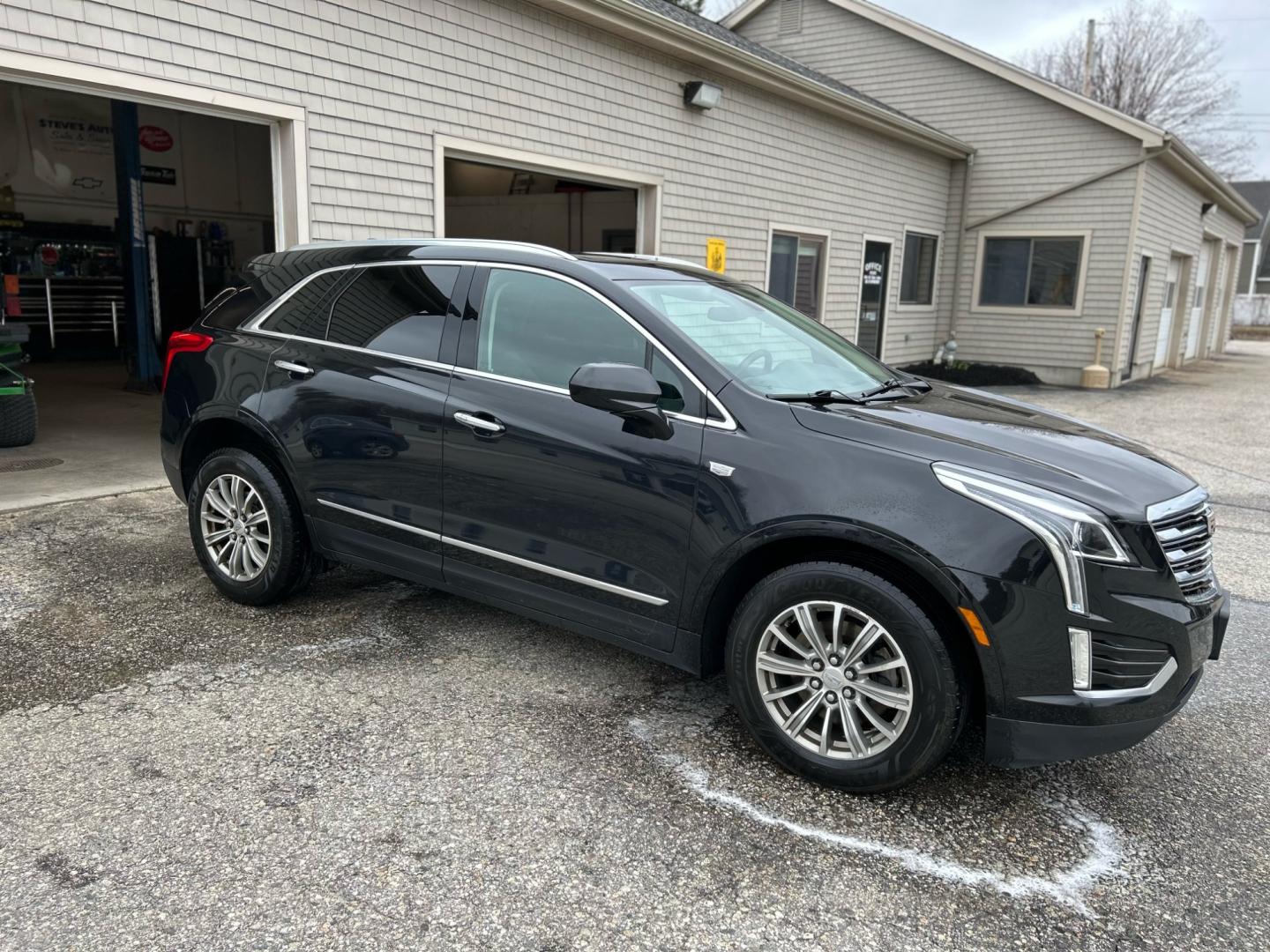 2017 Black /Black Cadillac XT5 Premium Luxury (1GYKNDRS6HZ) with an 3.6L V6 DOHC 24V engine, 8A transmission, located at 27 Main St., Norway, MD, 04268, (207) 743-0900, 44.199795, -70.530807 - Photo#1